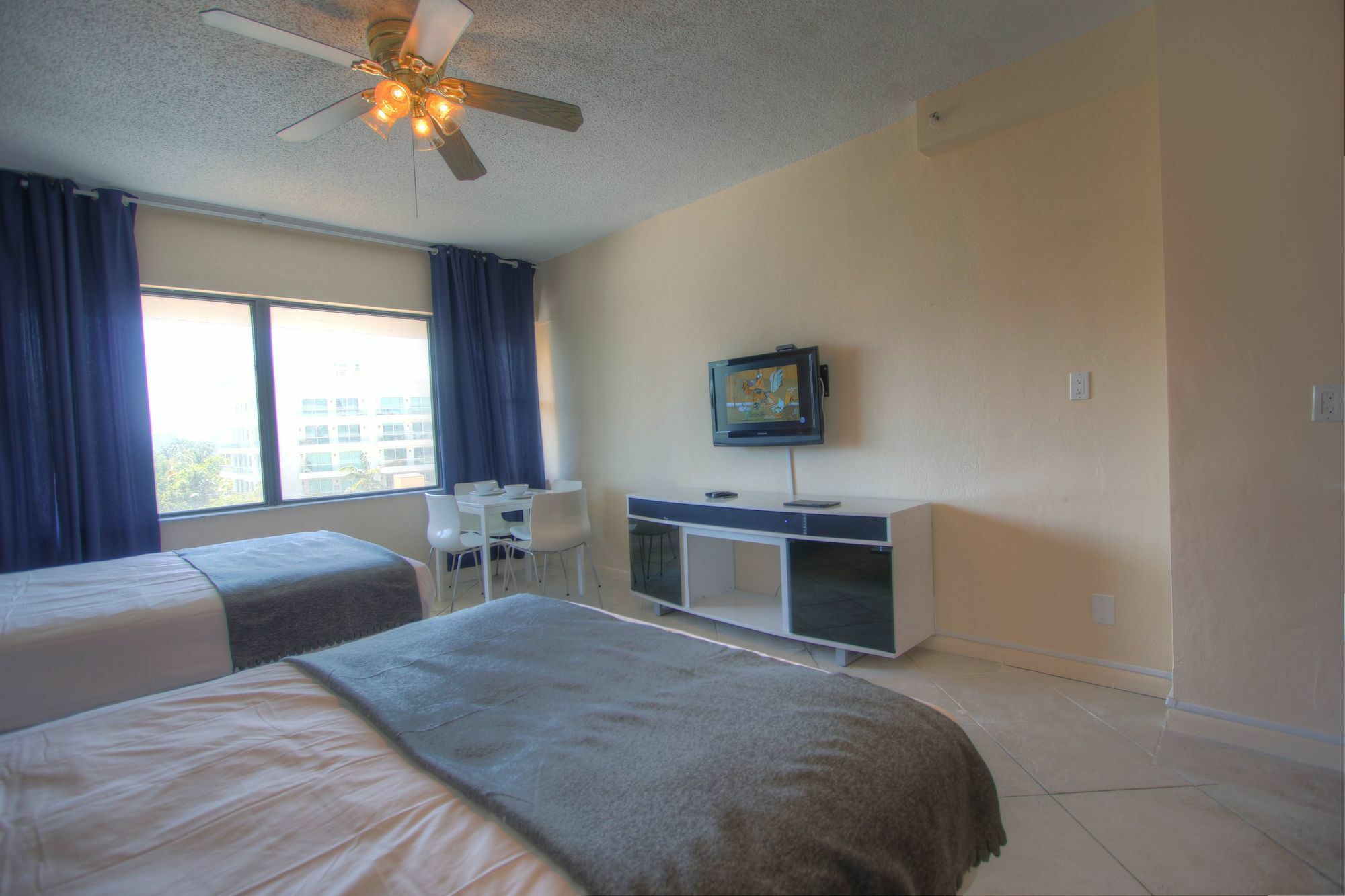 Private Apartments At The Casablanca Miami Beach Eksteriør billede